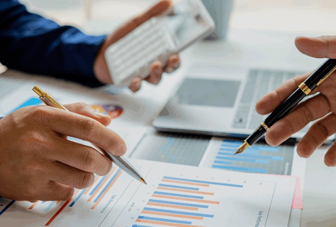 Finance-Specialist-666×450